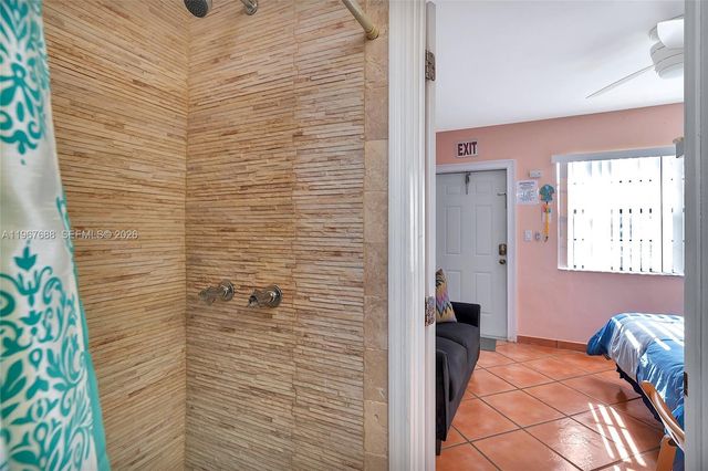 322 Harding Street B202, Hollywood, FL 33019