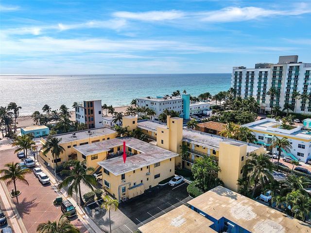 322 Harding Street B202, Hollywood, FL 33019