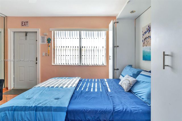 322 Harding Street B202, Hollywood, FL 33019