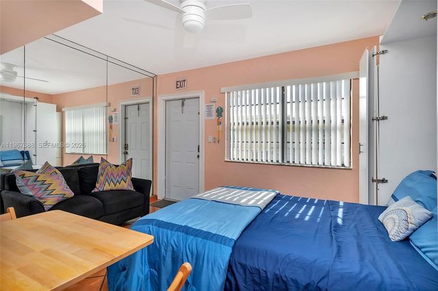 322 Harding Street B202, Hollywood, FL 33019