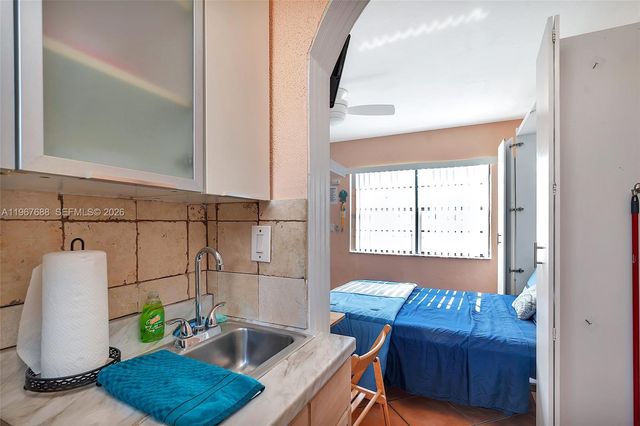 322 Harding Street B202, Hollywood, FL 33019