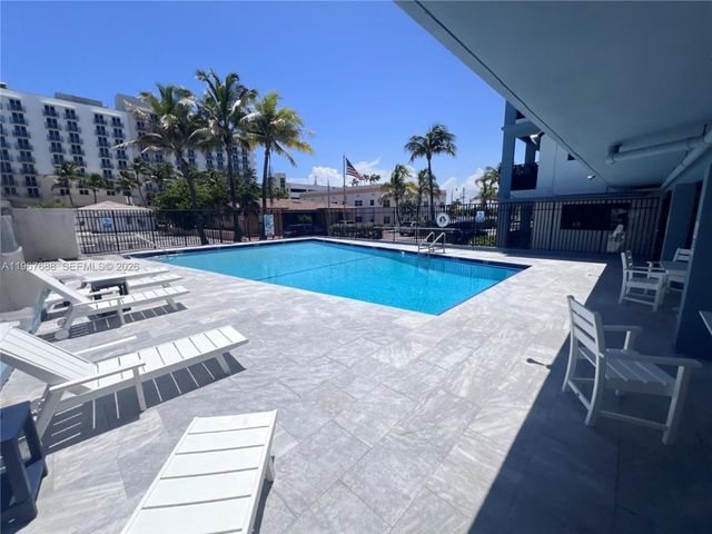 322 Harding Street B202, Hollywood, FL 33019