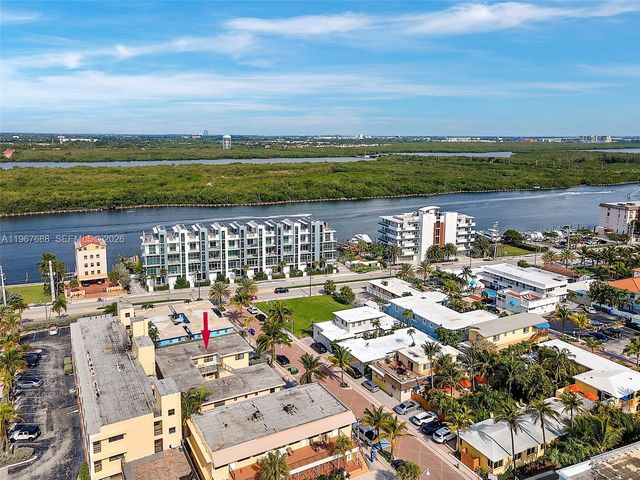322 Harding Street B202, Hollywood, FL 33019
