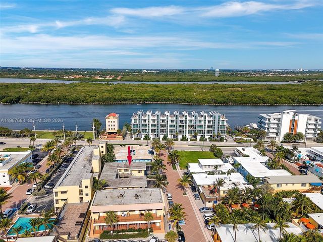 322 Harding Street B202, Hollywood, FL 33019