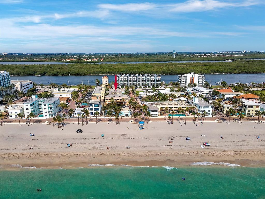 322 Harding Street B202, Hollywood, FL 33019