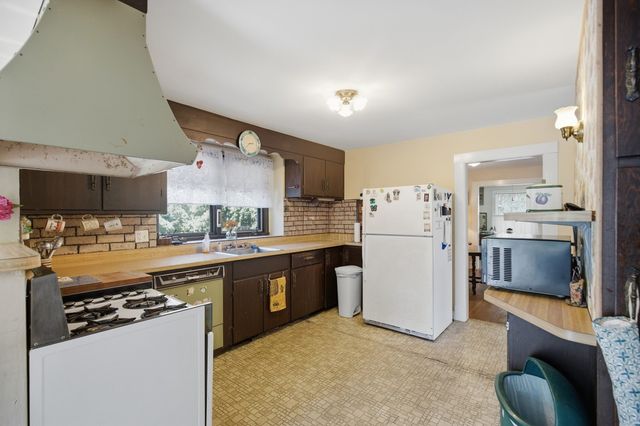 329 Sumner St, Norwood, MA 02062