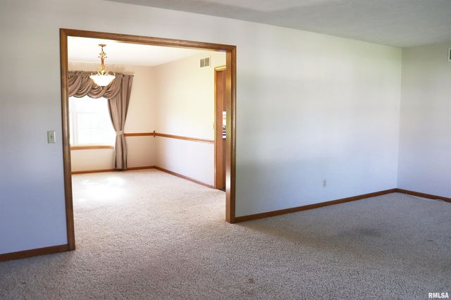 10722 N LAURALINE Court, Peoria, IL 61615