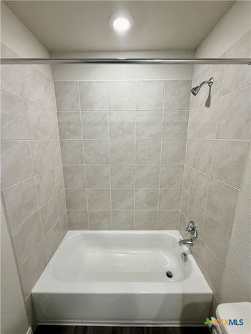 1208 Sweden, Seguin, TX 78155