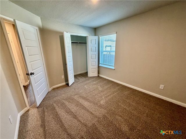 1208 Sweden, Seguin, TX 78155