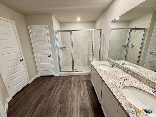 1208 Sweden, Seguin, TX 78155