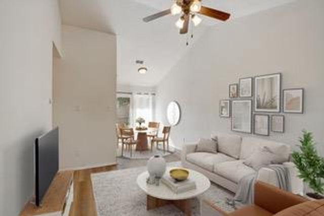 1015 E Yager LN 71, Austin, TX 78753