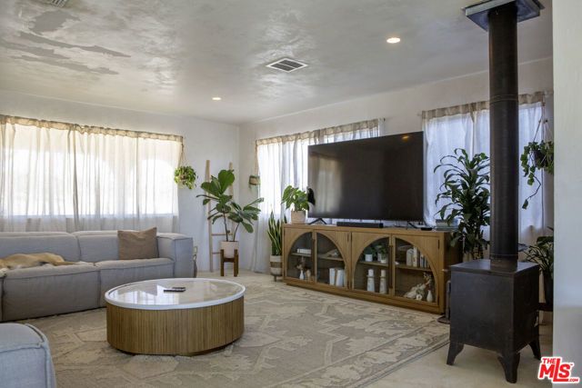 365 Rainbow Drive, Yucca Valley, CA 92284