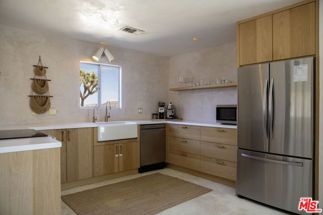 365 Rainbow Drive, Yucca Valley, CA 92284