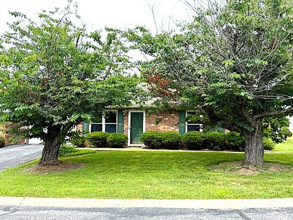1130 Horse Mountain Rd Apt B, Shelbyville, TN 37160