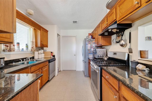 14003 Valley Grove Drive, Houston, TX 77066