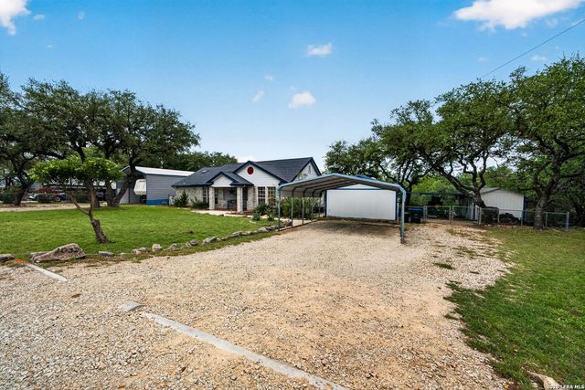 1032 SUMMIT RD, Lakehills, TX 78063
