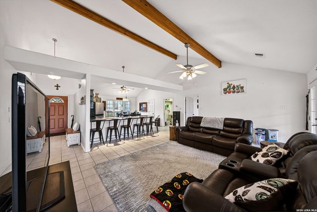 1032 SUMMIT RD, Lakehills, TX 78063