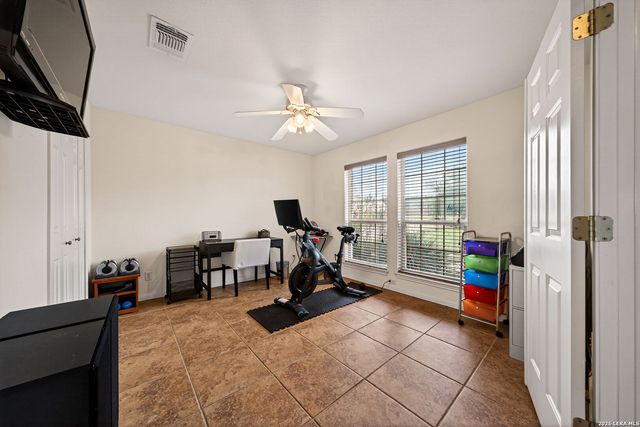 1032 SUMMIT RD, Lakehills, TX 78063