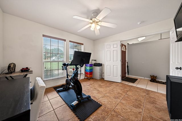 1032 SUMMIT RD, Lakehills, TX 78063