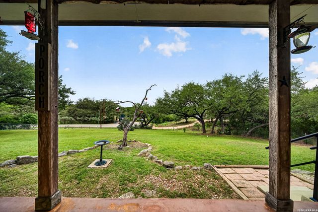 1032 SUMMIT RD, Lakehills, TX 78063