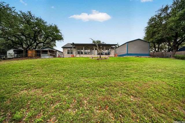 1032 SUMMIT RD, Lakehills, TX 78063