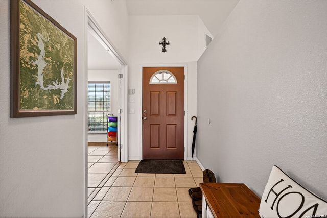1032 SUMMIT RD, Lakehills, TX 78063