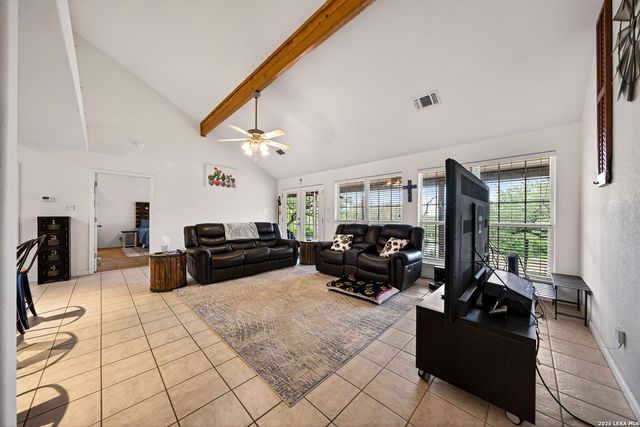 1032 SUMMIT RD, Lakehills, TX 78063