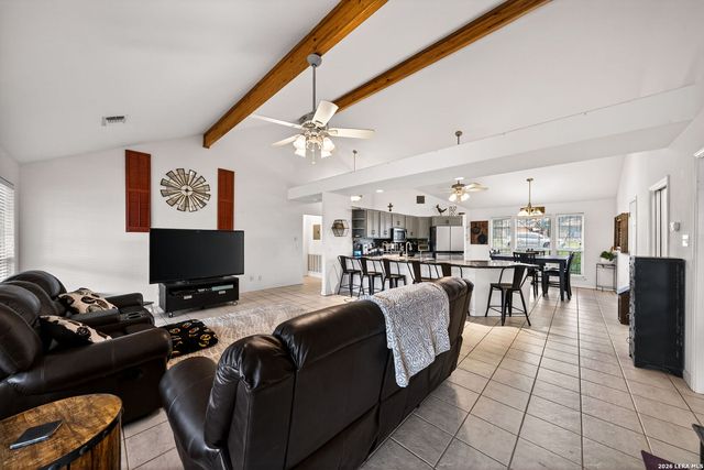 1032 SUMMIT RD, Lakehills, TX 78063