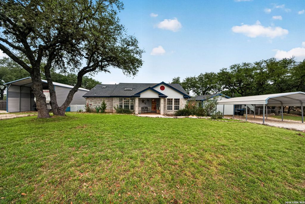 1032 SUMMIT RD, Lakehills, TX 78063