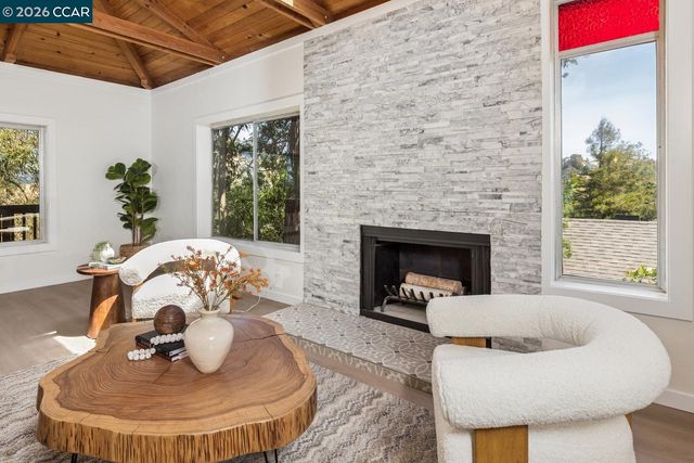 16 Ruth Court, Lafayette, CA 94549