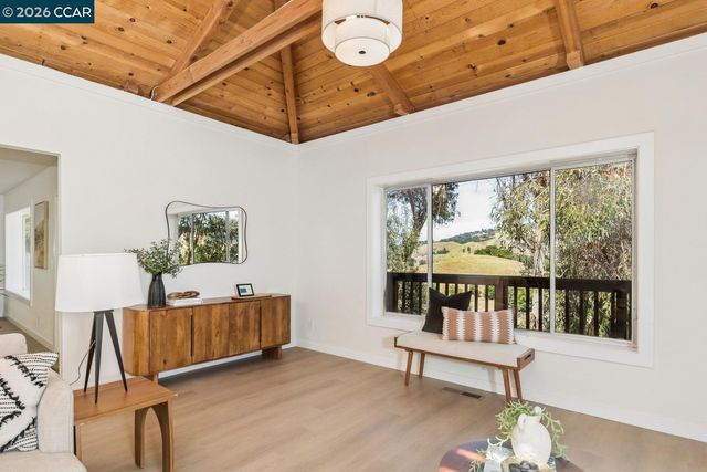 16 Ruth Court, Lafayette, CA 94549
