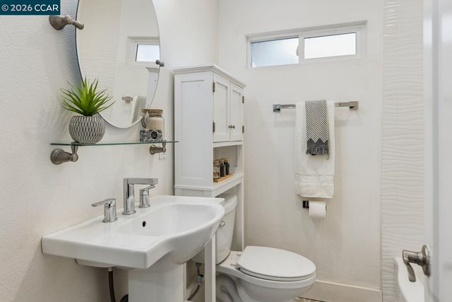 16 Ruth Court, Lafayette, CA 94549