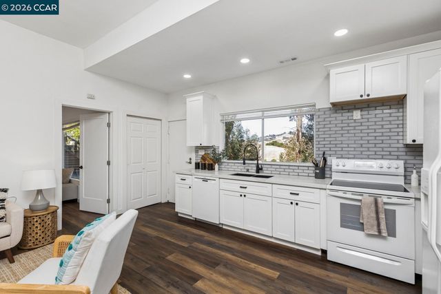 16 Ruth Court, Lafayette, CA 94549