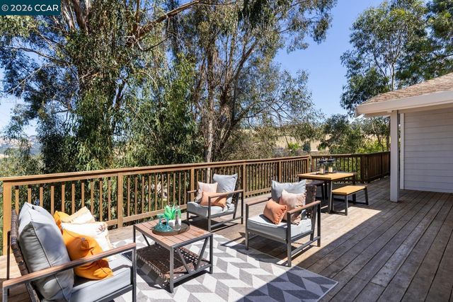 16 Ruth Court, Lafayette, CA 94549