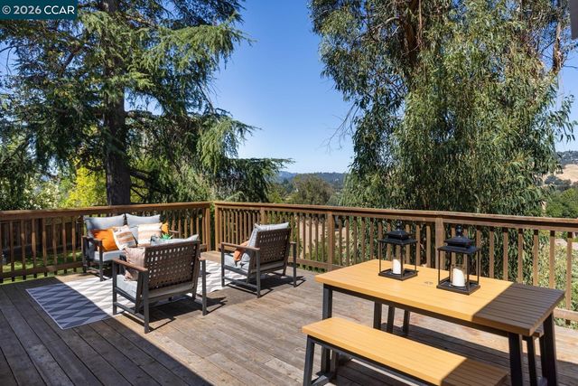 16 Ruth Court, Lafayette, CA 94549