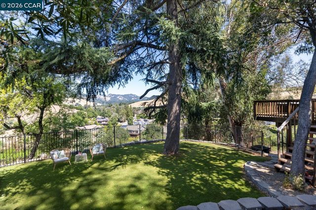 16 Ruth Court, Lafayette, CA 94549