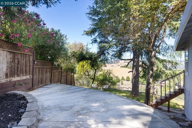 16 Ruth Court, Lafayette, CA 94549