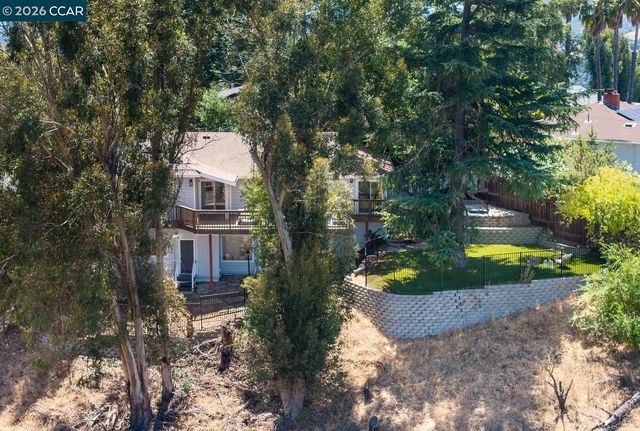 16 Ruth Court, Lafayette, CA 94549