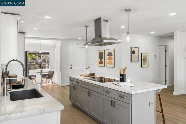 16 Ruth Court, Lafayette, CA 94549
