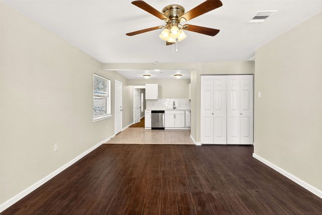 4613 Crenshaw Avenue, Fort Worth, TX 76105