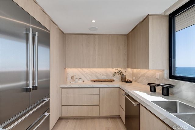 228 Moonstone, Manhattan Beach, CA 90266