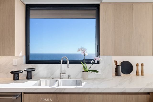 228 Moonstone, Manhattan Beach, CA 90266