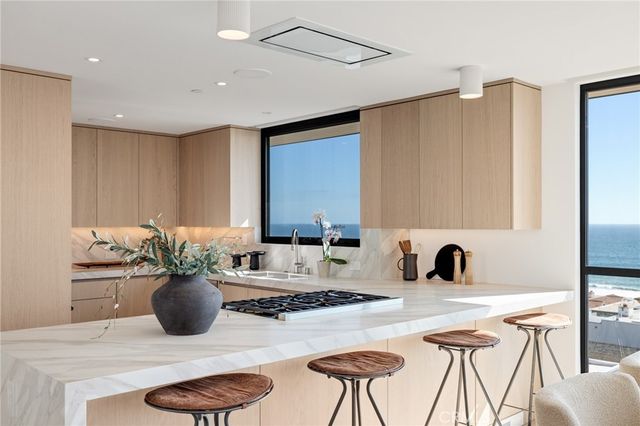 228 Moonstone, Manhattan Beach, CA 90266