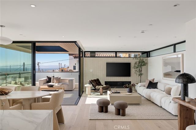 228 Moonstone, Manhattan Beach, CA 90266