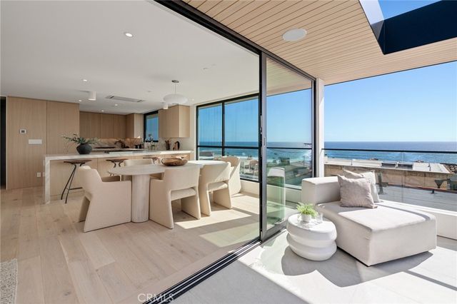 228 Moonstone, Manhattan Beach, CA 90266