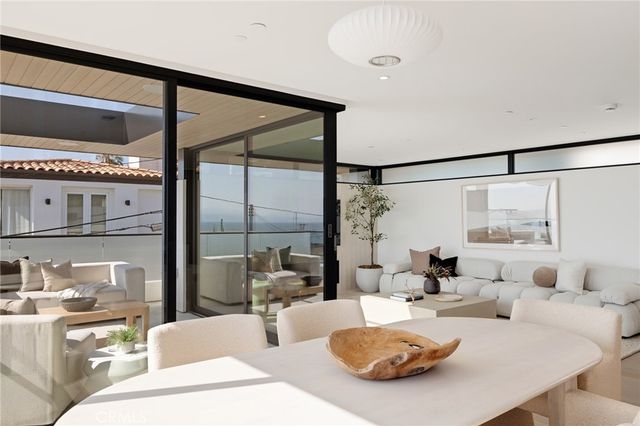 228 Moonstone, Manhattan Beach, CA 90266