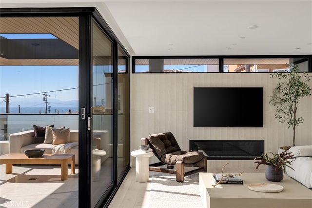 228 Moonstone, Manhattan Beach, CA 90266