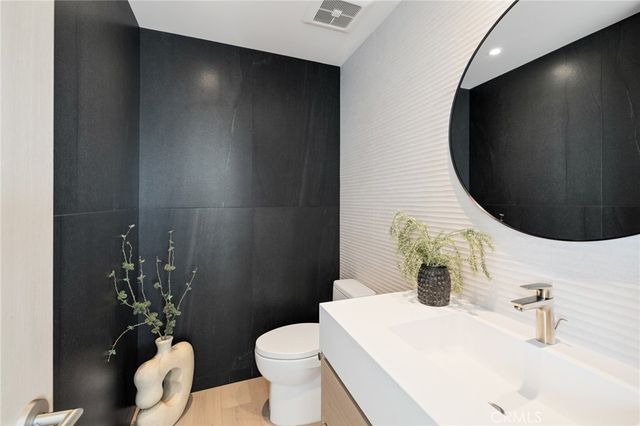 228 Moonstone, Manhattan Beach, CA 90266
