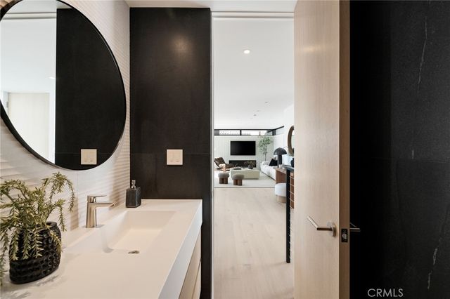 228 Moonstone, Manhattan Beach, CA 90266