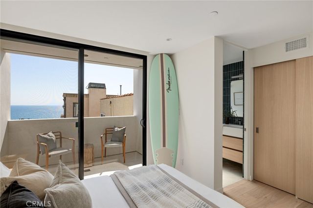 228 Moonstone, Manhattan Beach, CA 90266